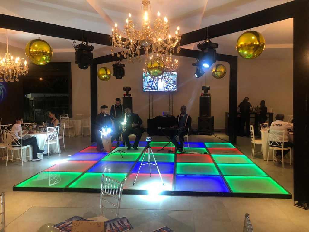 DJ, SONORIZAÇÃO, ILUMINAÇÃO E ESTRUTURA PARA FESTAS E EVENTOS
