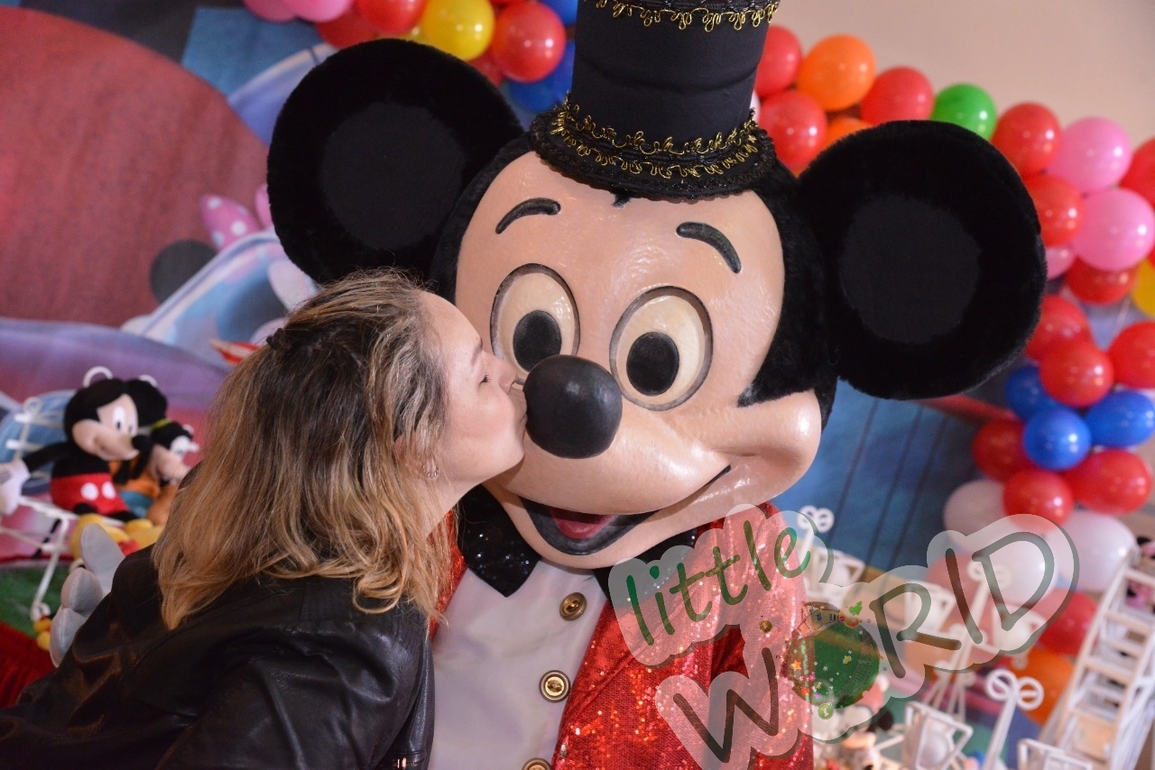 Personagens vivo para seu evento em geral,qualidade e profissionalismo . Temos a solução para sua festa paradinha,vamos dar um up e deixar lá inesquecível