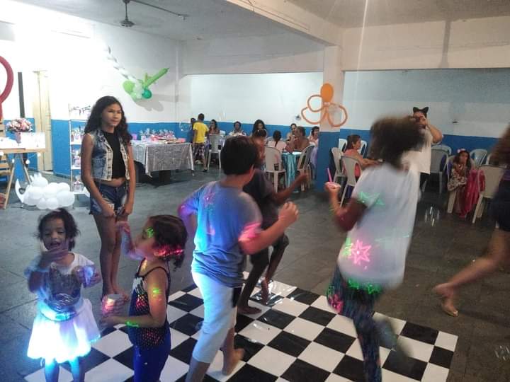 Brinquedoteca entretenimento, Animação, estações e brinquedos