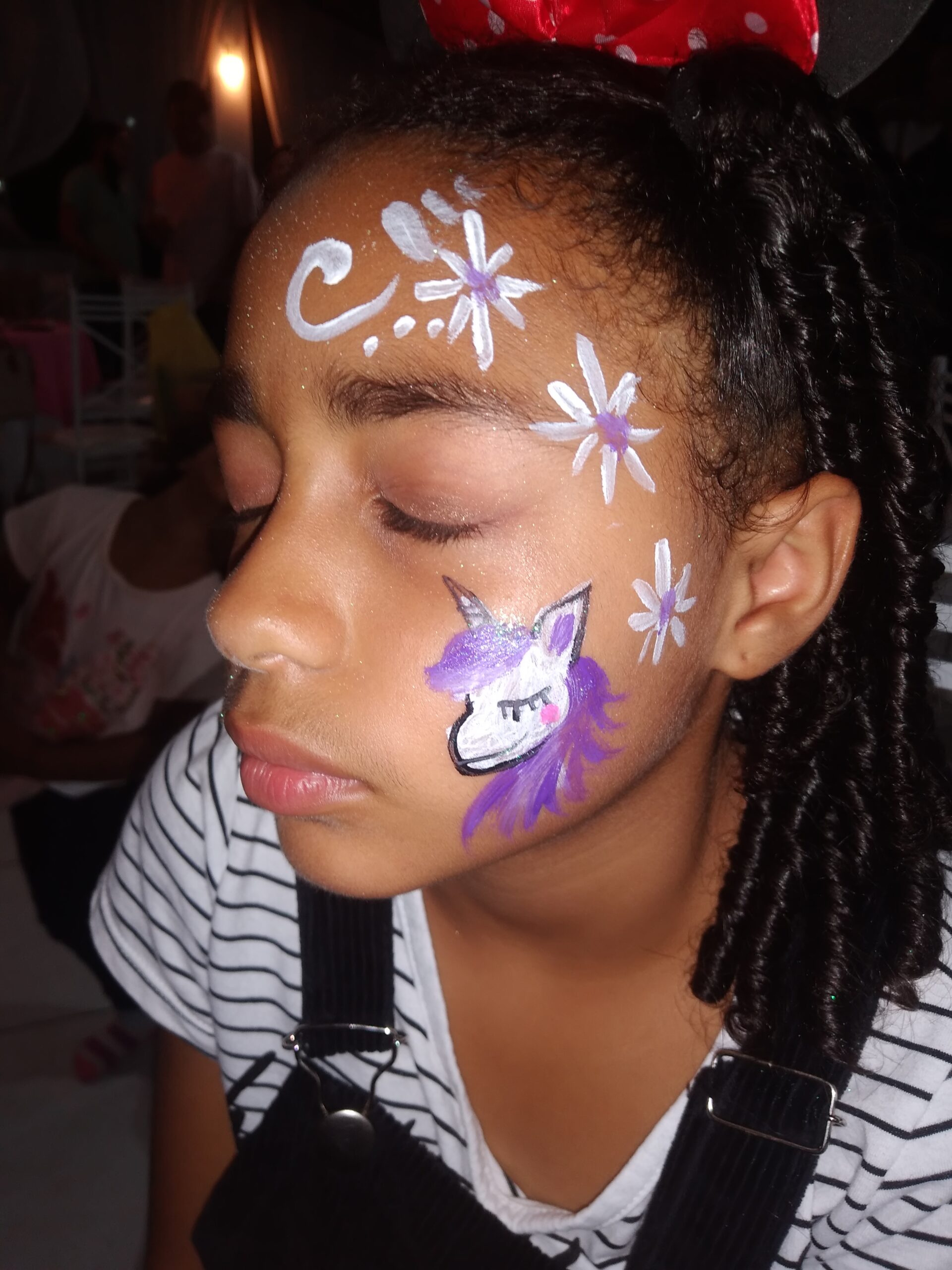 Pintura facial, algodão doce, escultura em balão