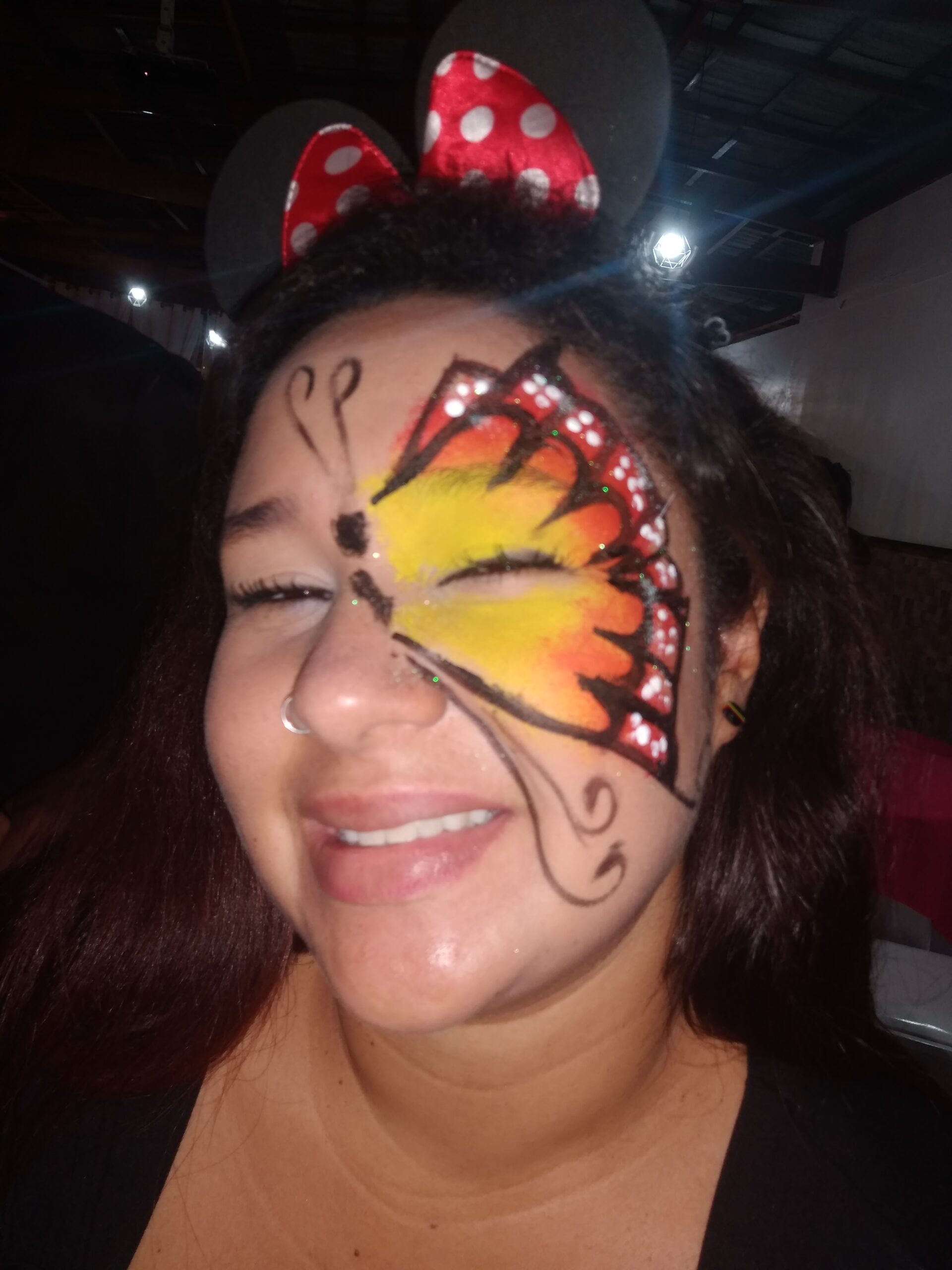 Pintura facial, algodão doce, escultura em balão