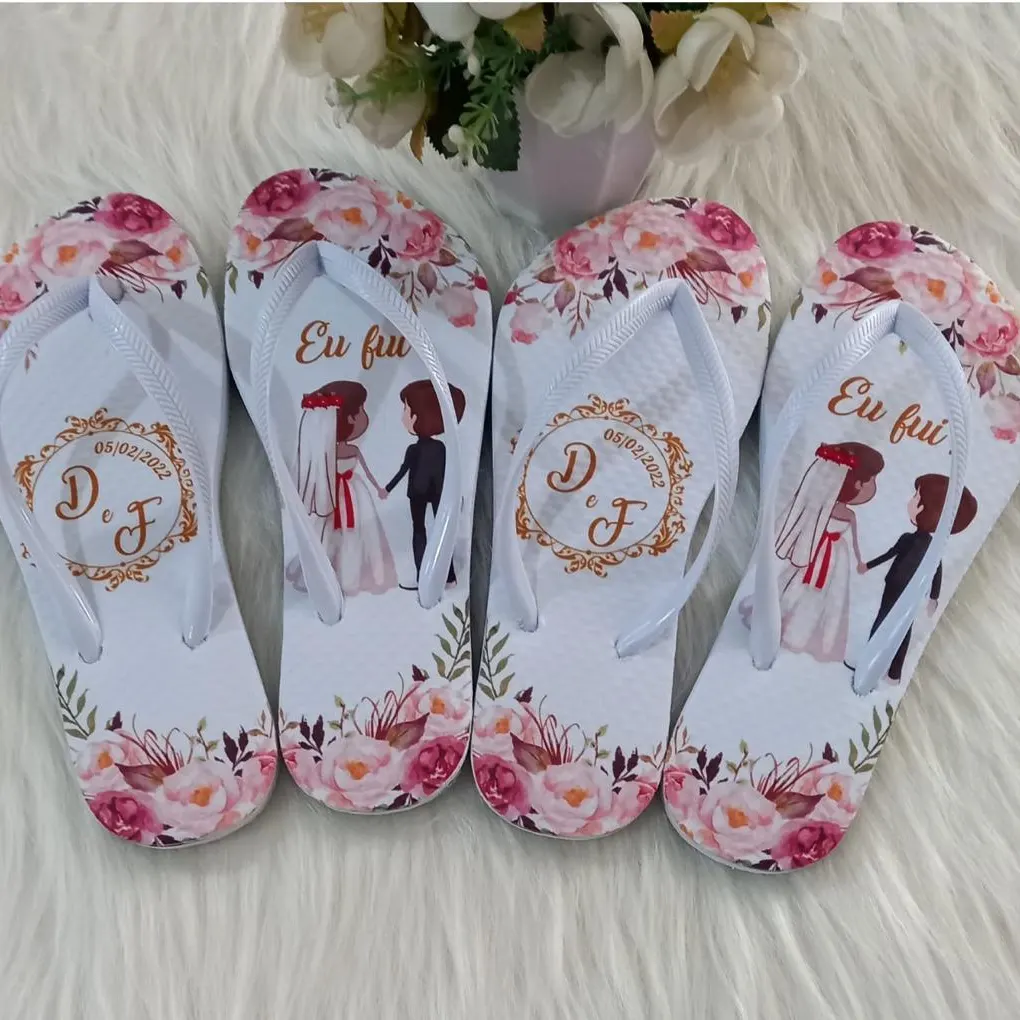 Chinelos, copos personalizados para lembranças