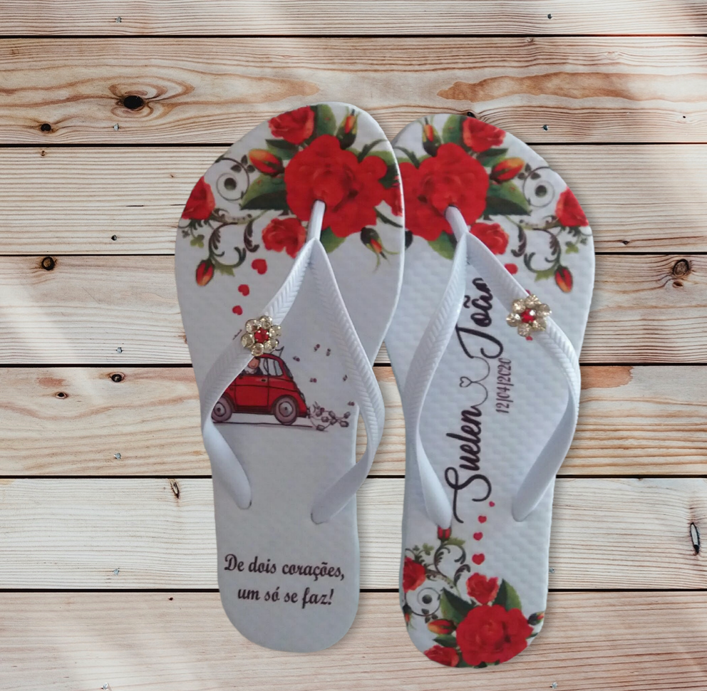 Chinelos, copos personalizados para lembranças