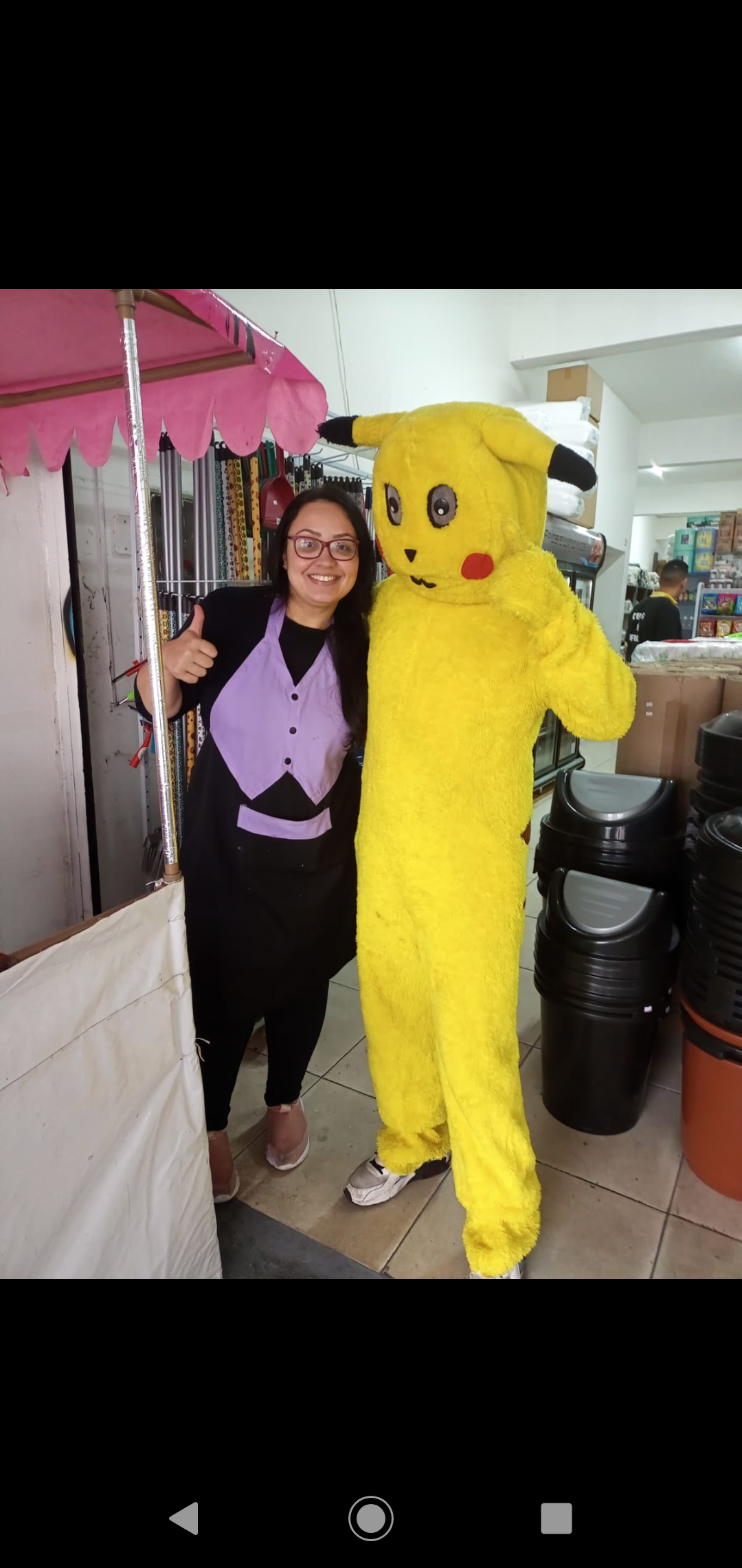 Pintura facial, algodão doce, escultura em balão