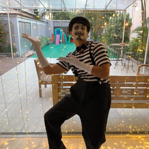 RECEPÇÃO CIRCENSE PARA FESTAS E EVENTOS