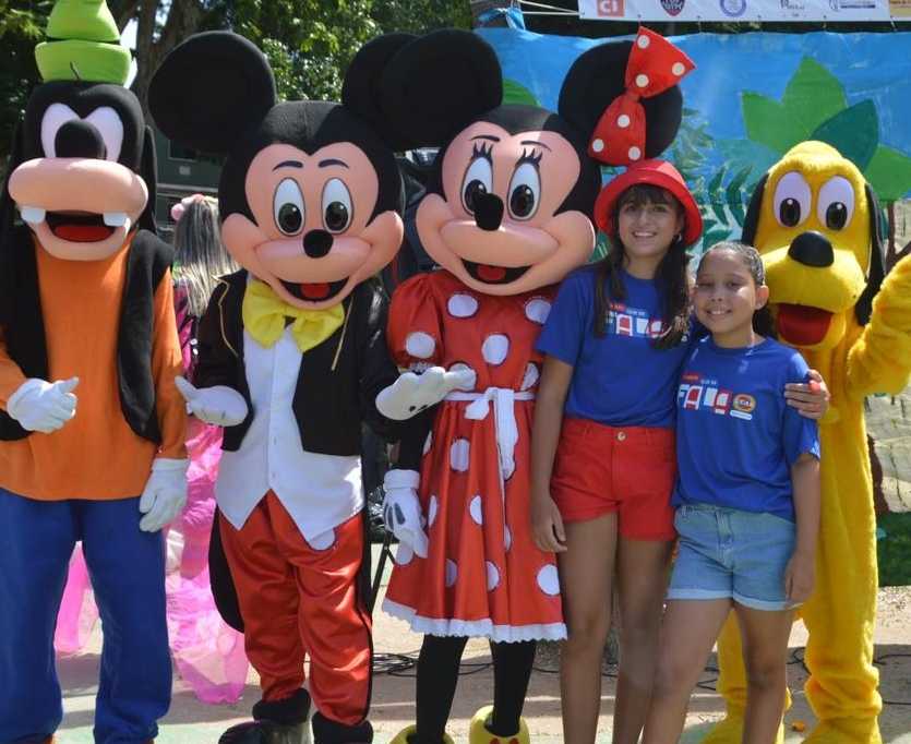 Aluguel e venda de personagens vivos pra animação de festas infantis em olaria RJ zap 21 97902 8315