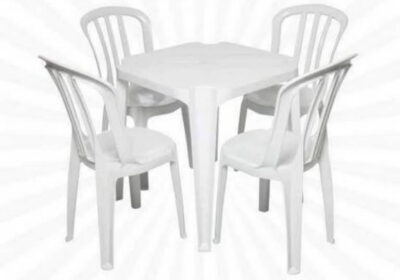 mesa-com-cadeira-branca-plastico
