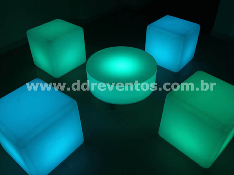 DDR Eventos – Locação puff, mesa, bistrô de led