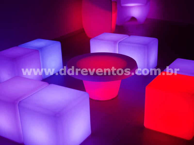 DDR Eventos – Locação puff, mesa, bistrô de led