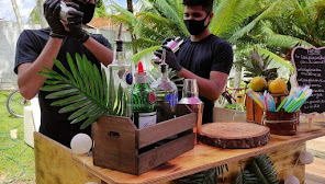 Kell drinks bartender