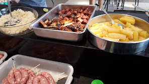 Beto cunha o seu churrasqueiro