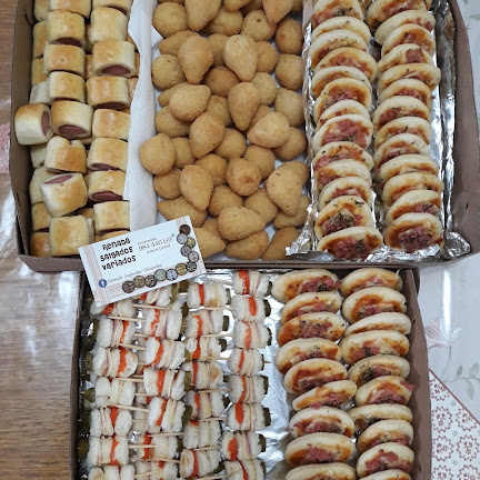 Renata Salgados Variados