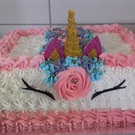 Juliane Bolos e Salgados