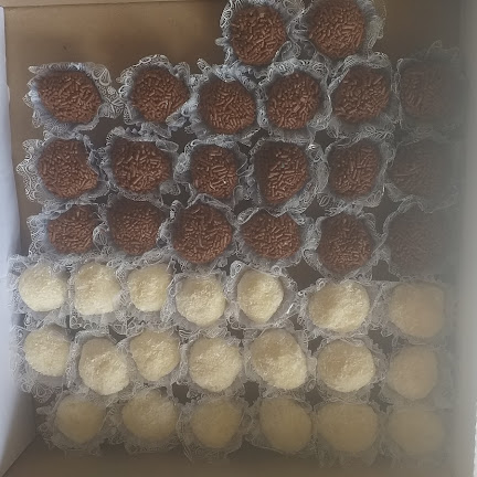 Salgados e bolos pra festa