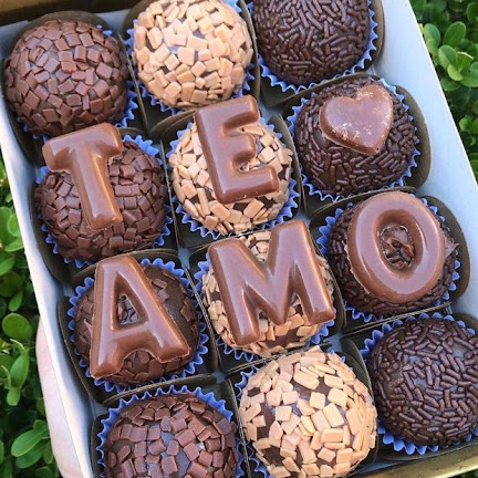 Kit Festa Bolo Doces e Salgados