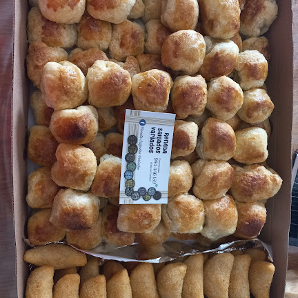 Renata Salgados Variados