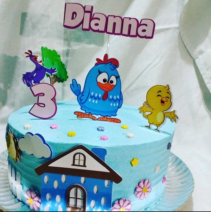 Dona ri bolos e doces