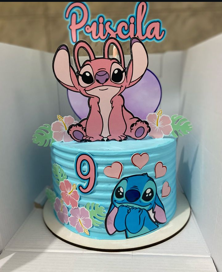 Menina do bolo perus