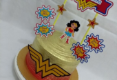 Dona ri bolos e doces