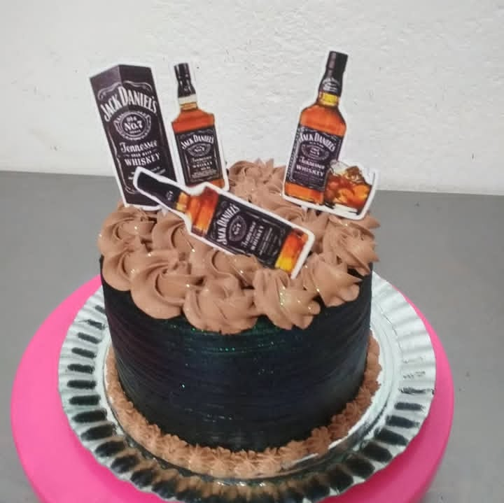 Bruna cakes designer